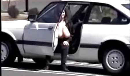 المعبود يحرر محارم مترجم عربي كمين على الأريكة دون أن يلاحظ