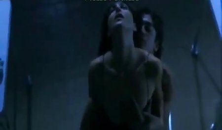 الأصابع الصغيرة واللعب في عرض حقيقي جديد سكس محارم