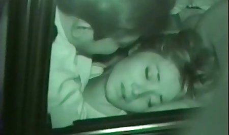لا أريد أن تعرف صديقتي أن زوجة أبي تغريني سكس كلاسيكي محارم