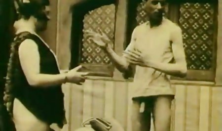 فتاة مفلس وامض الثدي على اب يعاقب ابنته بالنيك كاميرا ويب